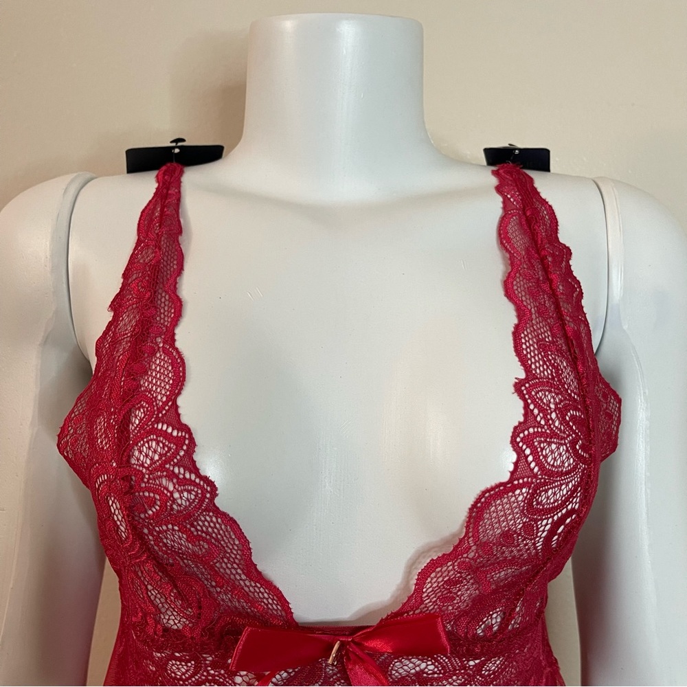 Red lingerie mesh deep plunge babydoll - Picture 2 of 9